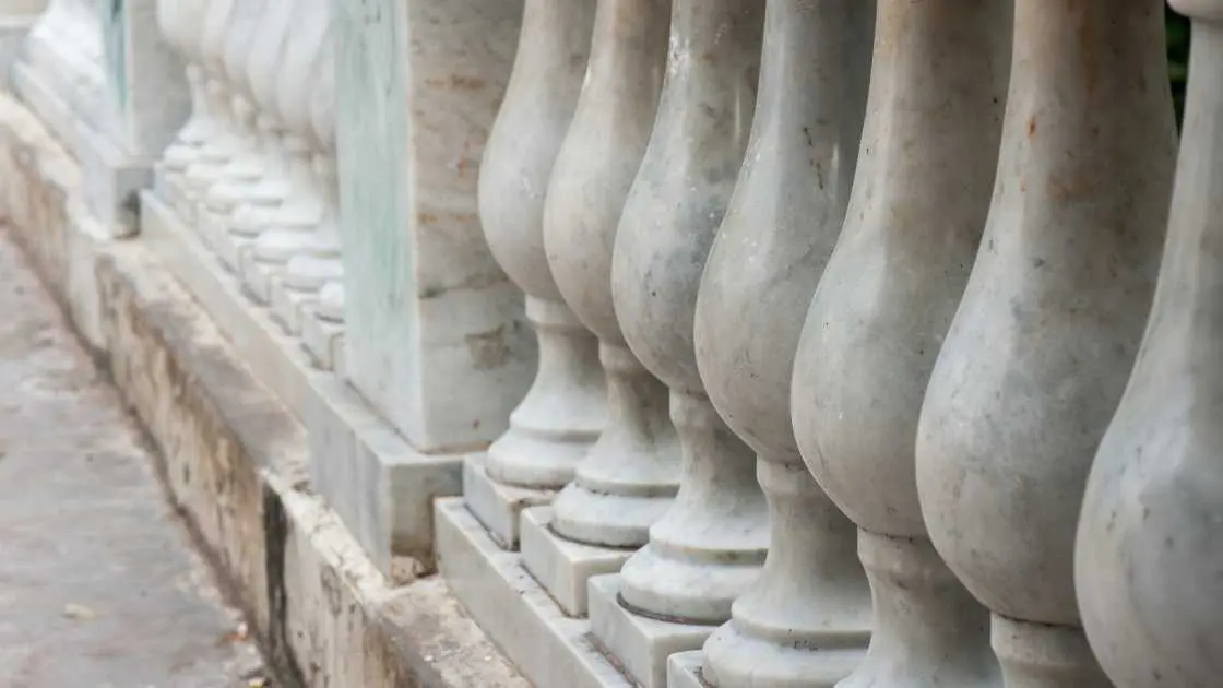 Paint Faux Marble Columns